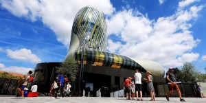 Bordeaux : une belle année 2023 pour la Cité du vin avec pas moins de 385 000 visiteurs
